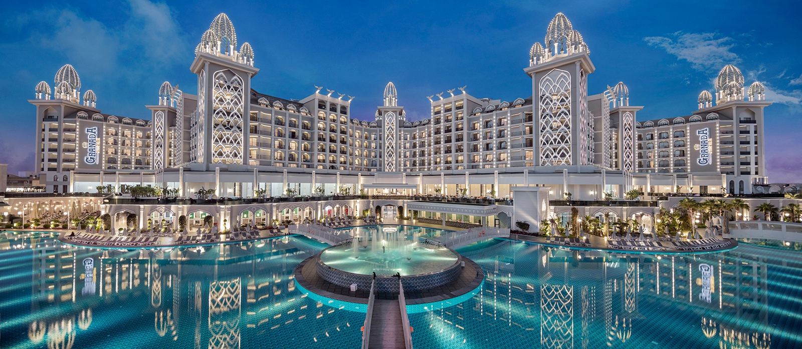 Granada Luxury Belek – görsel 1: Genel Görünüm
