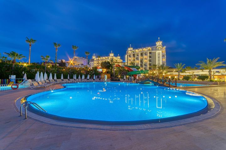 Aria Resort & Spa