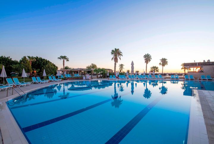 Armas Gül Beach