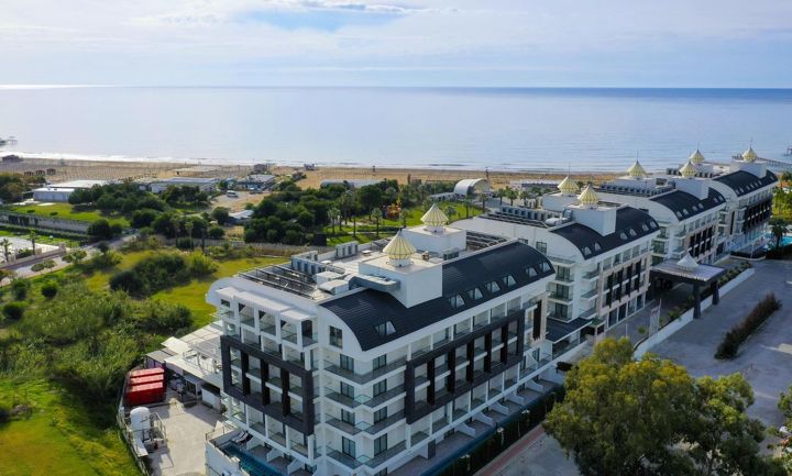 Diamond De Luxe Hotel