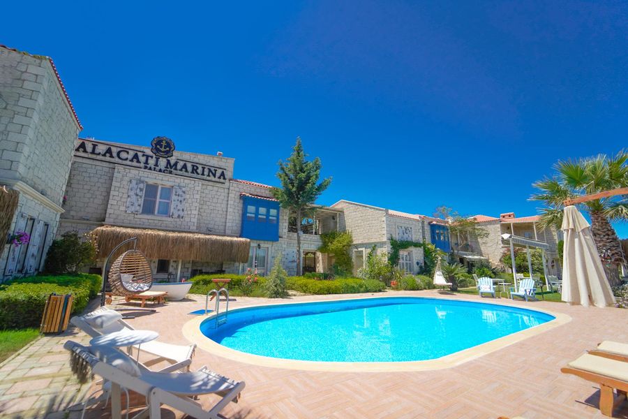 Alaçatı Marina Palace – görsel 3: Genel Görünüm