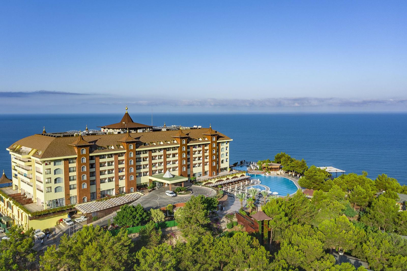 Utopia World Hotel – görsel 1: Genel Görünüm