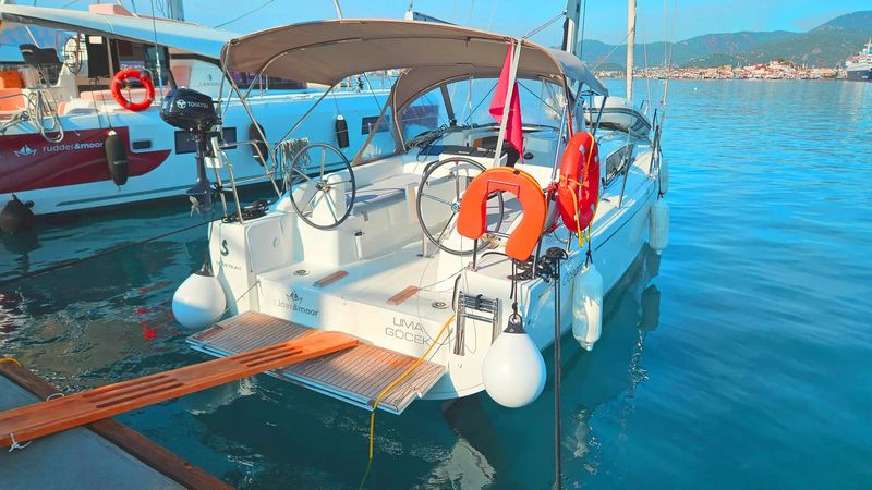 Yelkenli Oceanis 30.1 · Marmaris · 2024